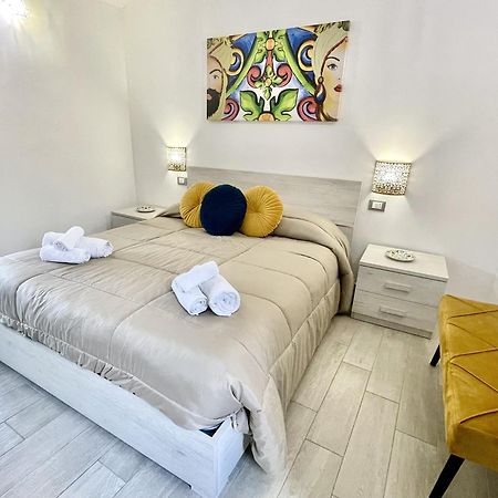 I Mori - Holiday Rooms Lascari Exterior photo