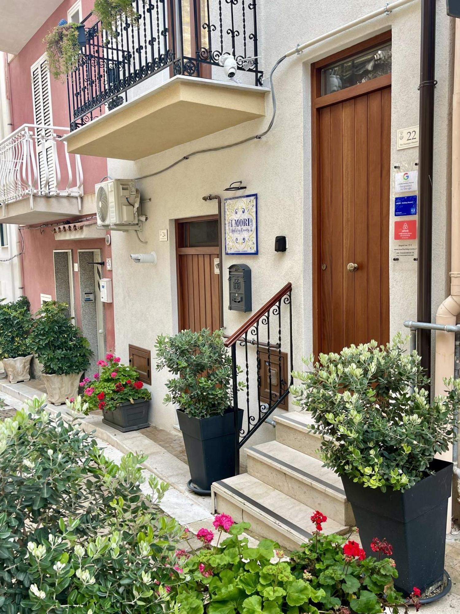 I Mori - Holiday Rooms Lascari Exterior photo